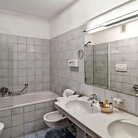 Готель Juliane 4*